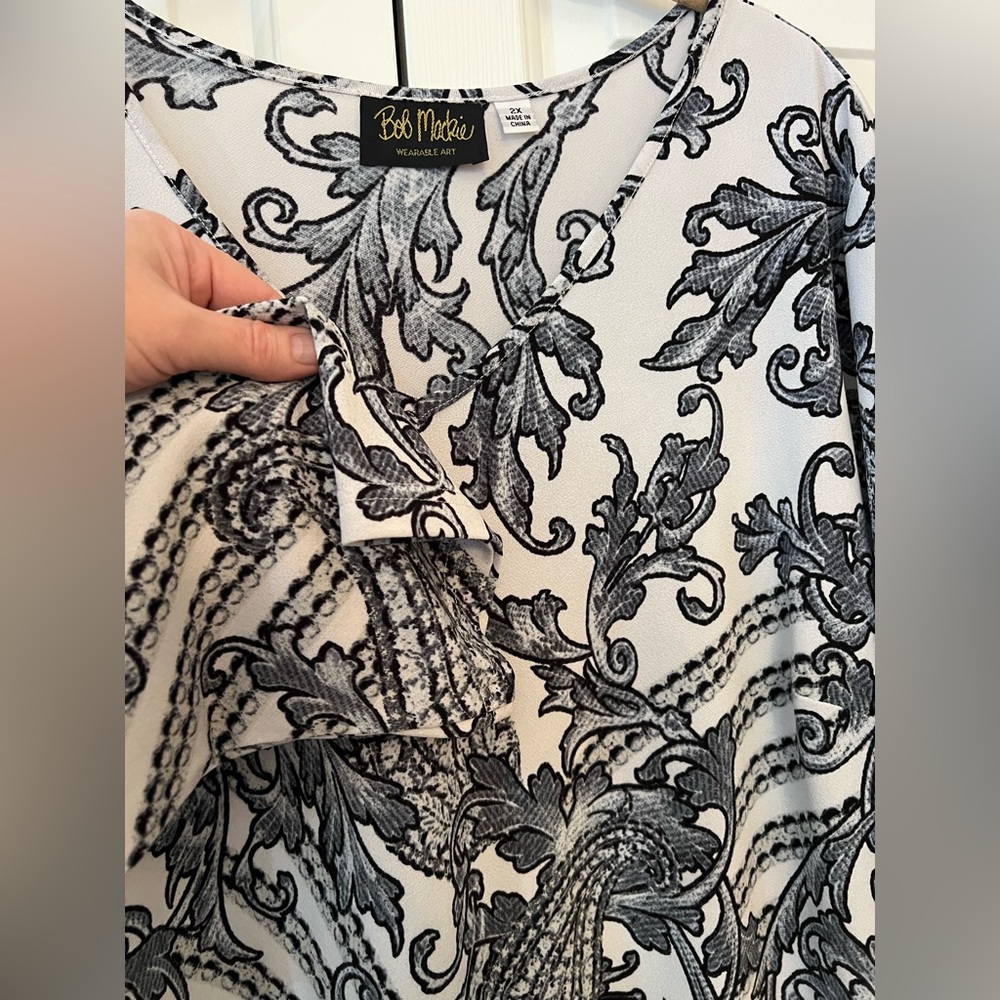 Bob Mackie Wearable Art Floral Long Sleeve Vneck Blouse NWOT Size 2X - Picture 5 of 6